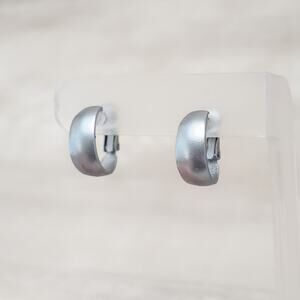 Vintage Clip On Earrings 0.75" Matte Silver Tone Simple Classic Hoops